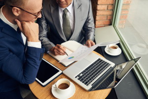 Segment urządzeń biznesowych nieustannie się rozrasta, jednak wciąż niełatwo jest znaleźć model, który sprosta niełatwym wymaganiom